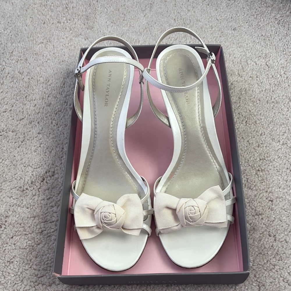 Ann Taylor Cream Heels with Bow Detail